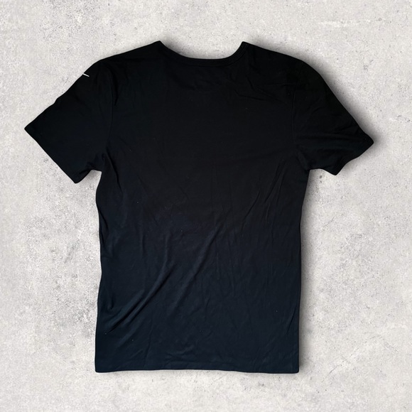💥3 for $30💥 Nike Tee Athletic Cut - Picture 2 of 6